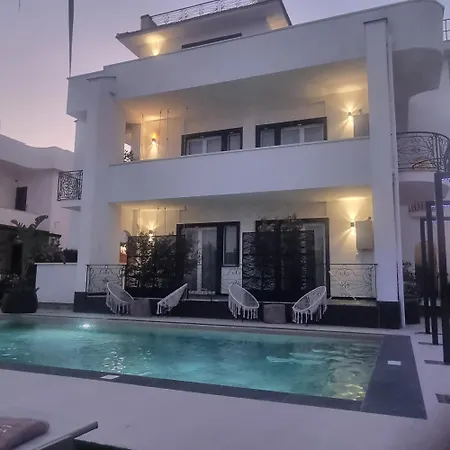 Viroga Suite Apartments-2